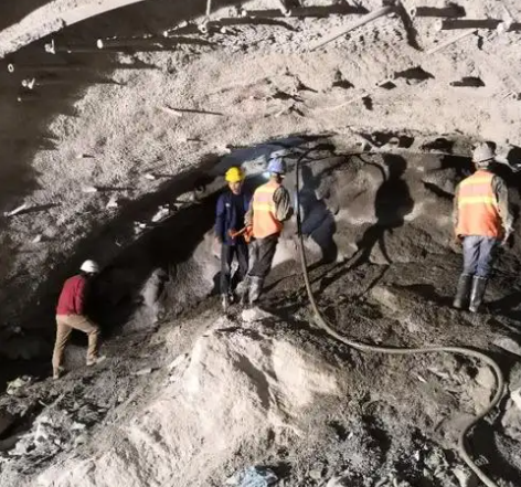 张家港拱顶带模注浆料的施工流程及注意事项